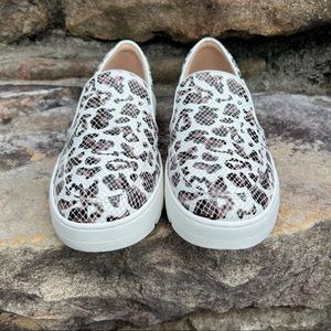 Vionic | Platform Slip-On Sneaker | 10